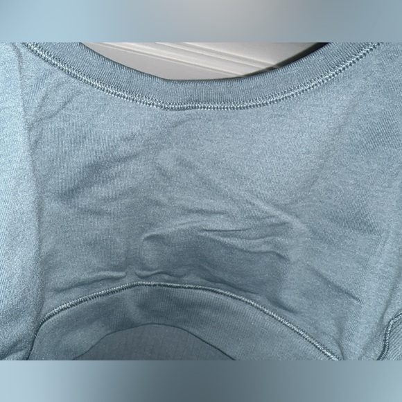 Lululemon ebb to street tank Brand new beautiful blue (like new) - Picture 4 of 4